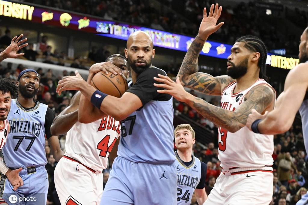 吉迪16+15+13考沃德17分 公牛大胜灰熊